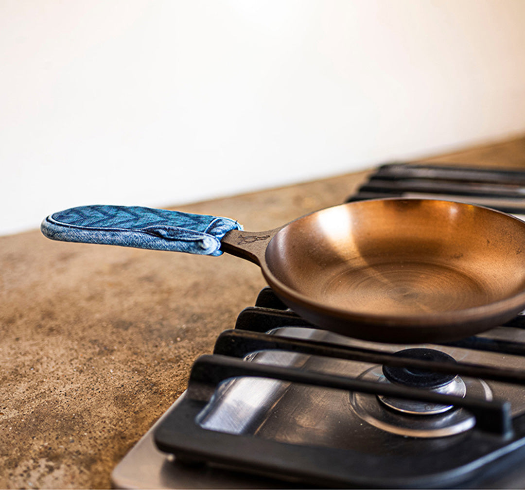 BUNDLE -HERRINGBONE OVEN MITT, PAN HANDLE HOLDER