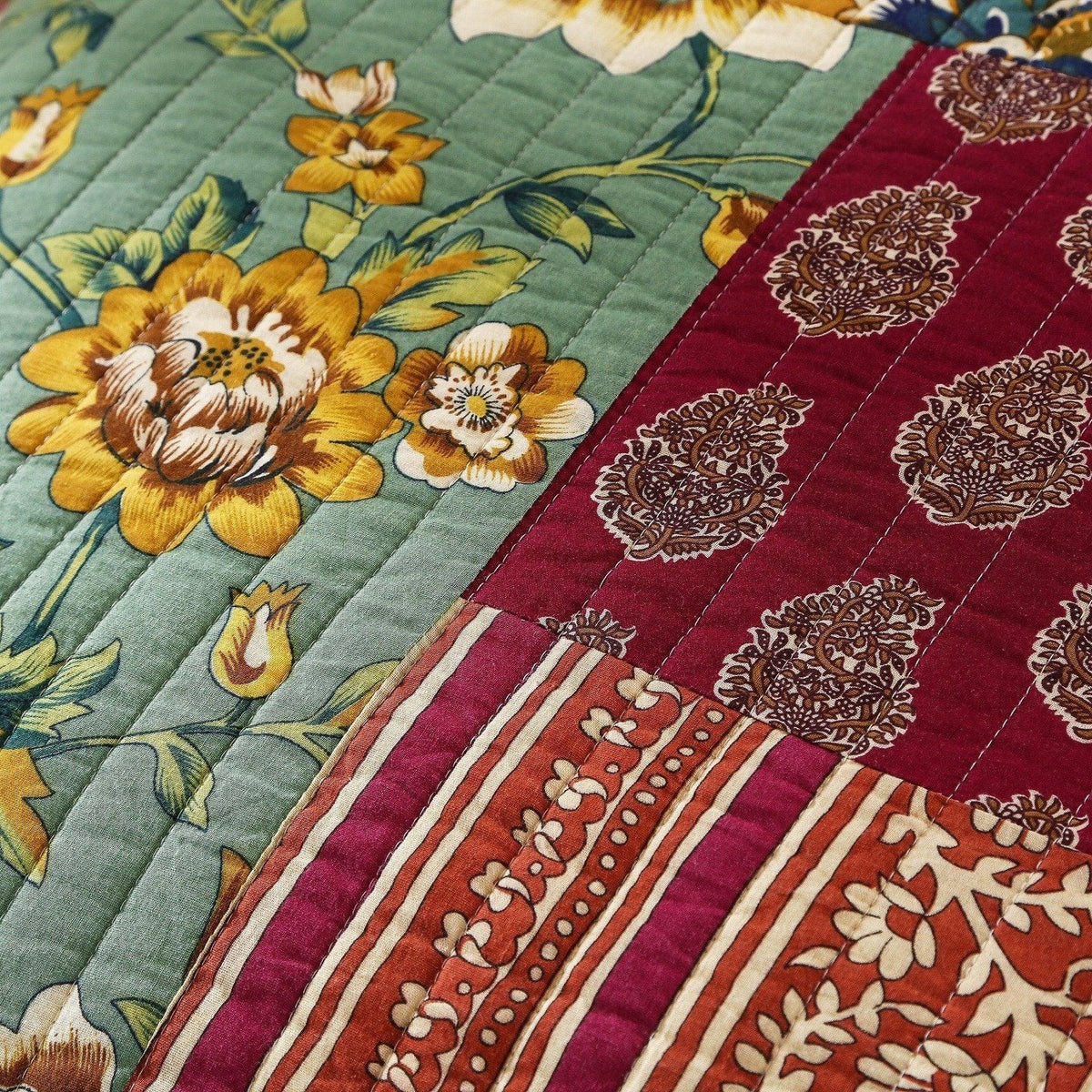 DaDa Bedding Dark Elegance Bohemian Floral Cotton Patchwork
